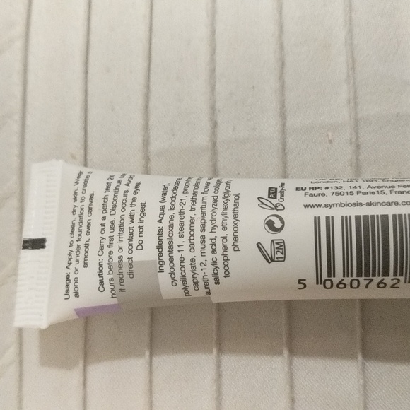 Instant Perfecting Primer - Picture 2 of 3